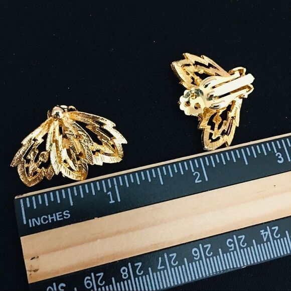 Vintage Leaf Earrings Textured Clip On Brushed Gold 4299 - Picture 8 of 9
